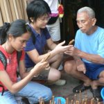 Students observe and apprentice with traders (4) Students observe and apprentice with traders (4)